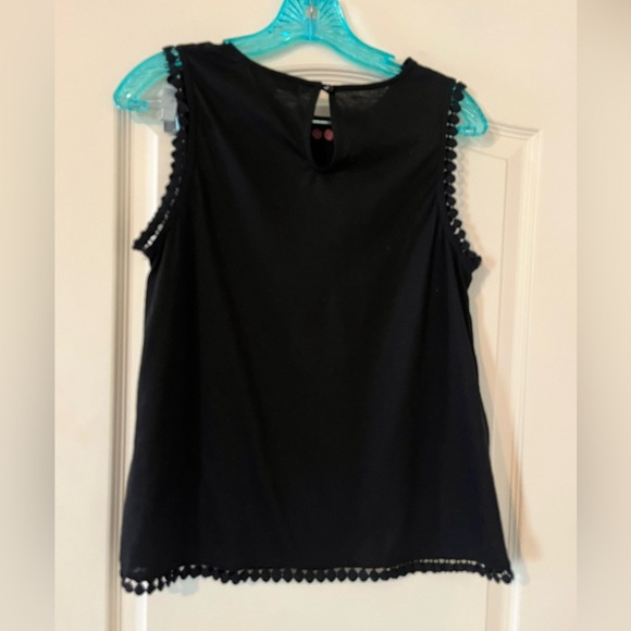 G Collection Rich Black Sleeveless Blouse with Embroidery Detail Women’s Small - Picture 3 of 10